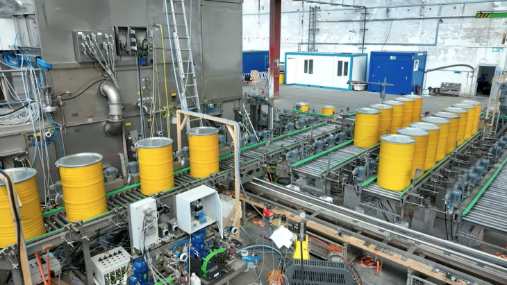 Nukem completes mock-up of waste cementation system
