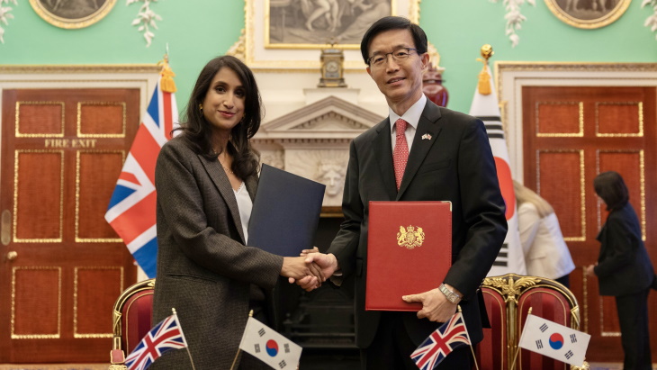 South Korea, UK agree to bolster nuclear cooperation