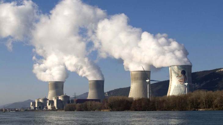 French reactor using full core of recycled uranium fuel