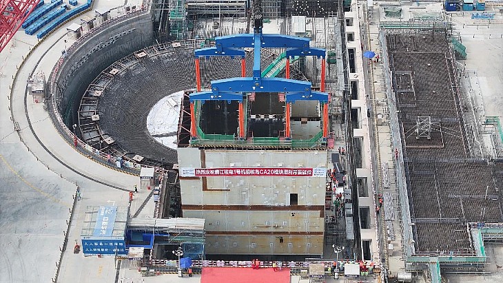 Large module installed at Lianjiang 1