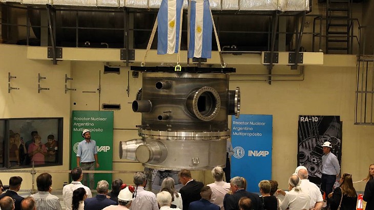 Reflector tank lifted for installation in Argentina's RA-10 research reactor
