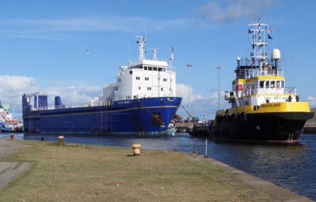 Atlantic_Osprey_towed_(INS)_460