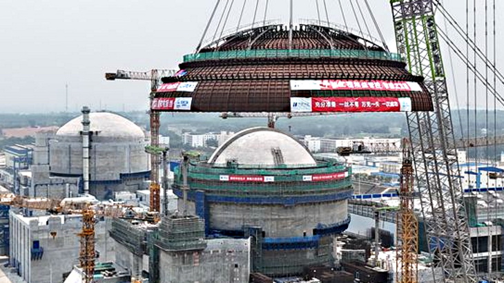 Outer dome installed at Changjiang unit 4