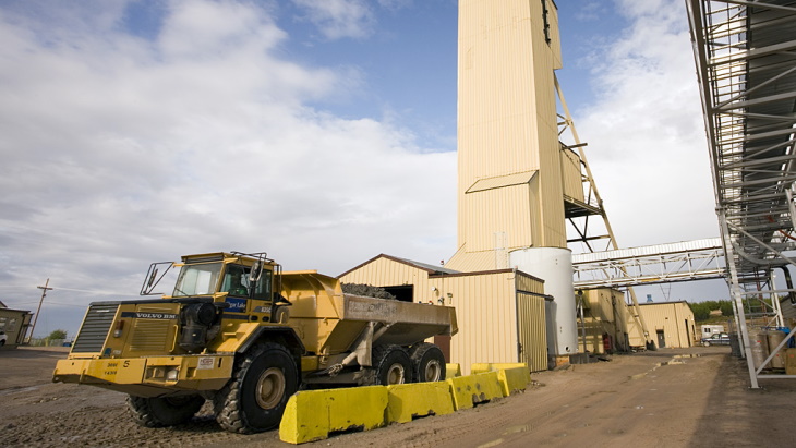 Canadian firms extend suspension of uranium operations