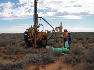 Drilling - Lake Maitland (Mega Uranium)