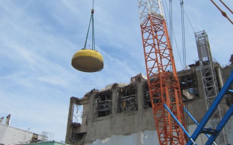 Fukushima Daiichi 4 containment head removal, 10 August 2012 (Tepco) 460x286