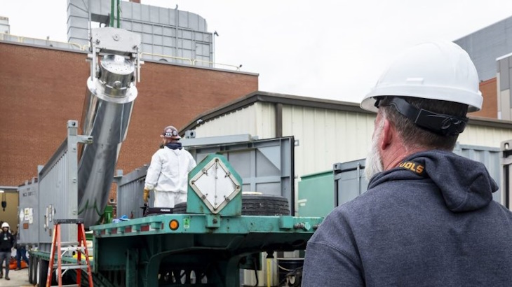 Post-irradiation testing of high-burnup fuel under way at ORNL