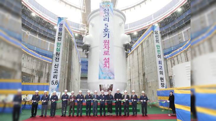 Reactor vessel installed at third Korean APR-1400