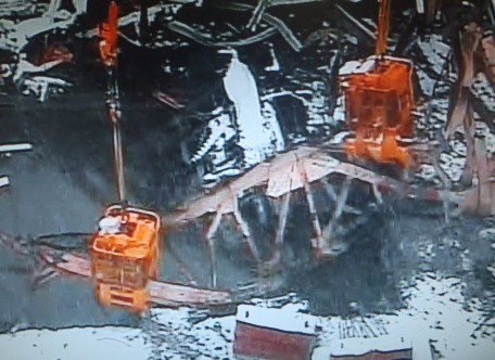 Truss removal at Fukushima Daiichi 3, February 2013 1 (Tepco) 456x332