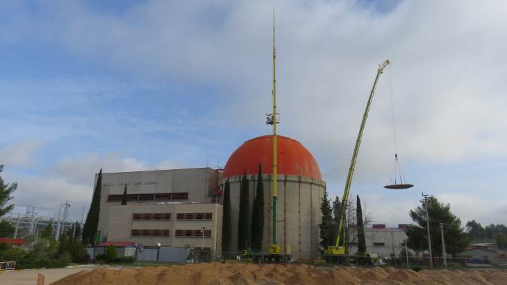 Dismantling of Zorita containment dome begins