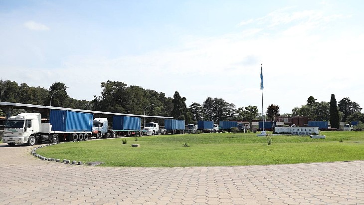 Eight truck convoy delivers giant German SANS to Argentina's Neutron Beam Laboratory