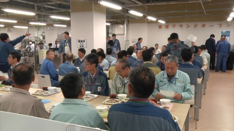 Fukushima workers eat in rest house, June 2015 460x259